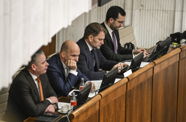 Opozícia musí koalícii čeliť spoločne, hnutie Slovensko vyzvalo PS na rokovania ohľadom voľby predsedu…