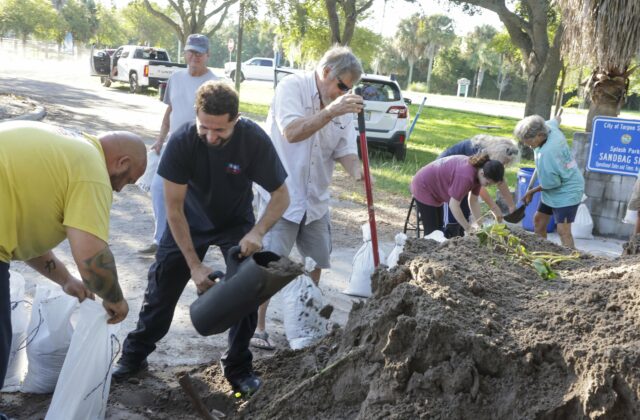 Florida sa pripravuje na hurikán, vlna s výškou nad tri metre sa nedá prežiť,…