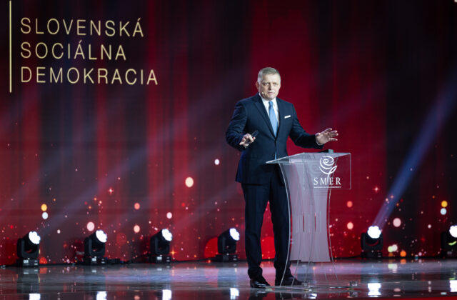 Fico si dlhodobo užíva luxus, z oficiálnych príjmov…