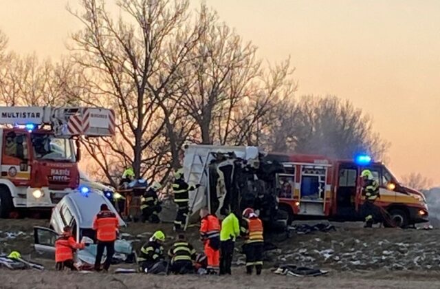 Medzi Drienovcom a Turňou nad Bodvou sa ráno stala vážna dopravná nehoda – FOTO
