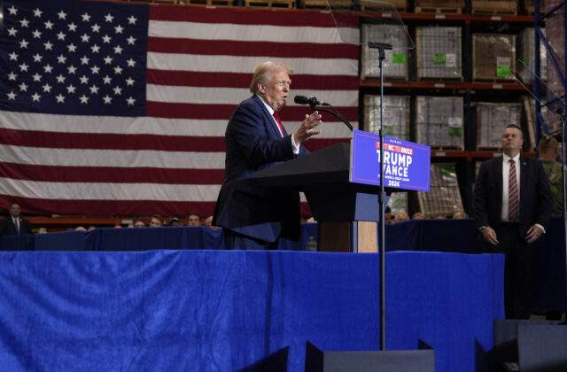 Trump na mítingu manipuloval s&hellip;