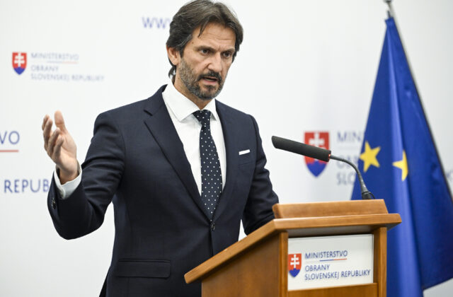 Slovensko začalo prijímať opatrenia proti hrozbe prevratu, minister Kaliňák prehovoril aj o podozreniach zo subvenčných podvodov