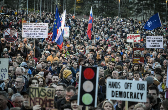 Slovákov opúšťa optimizmus a väčšina si myslí, že…