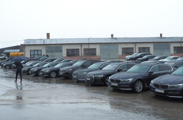 Úrad vlády kupuje desiatky nových áut, súčasné vozidlá sú opotrebované a majú zlý technický&hellip;