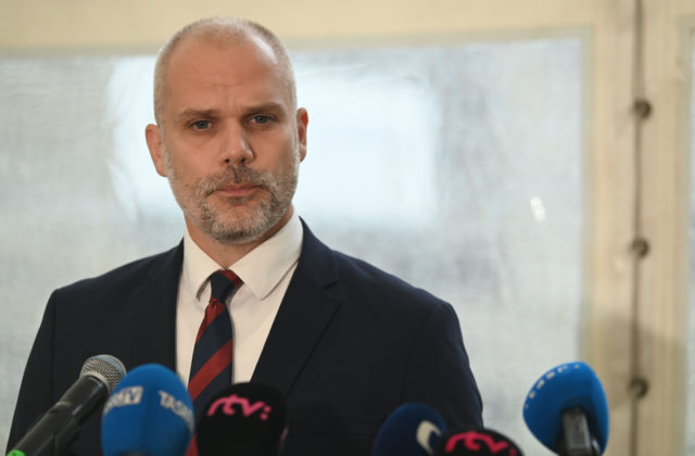 Ministerstvo obrany nedokáže využiť viac ako pol miliardy eur z rozpočtu, koalícia sa podľa&hellip;