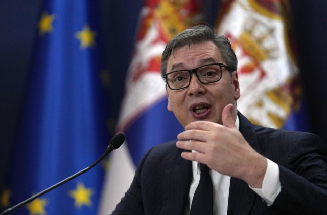 Tisícky Srbov protestujú proti ťažbe lítia v krajine, prezident Vučić za tým vidí hybridnú…