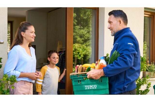 Tesco rozširuje službu online nákupov pre ďalších stotisíc zákazníkov v Lučenci, Rimavskej Sobote a…