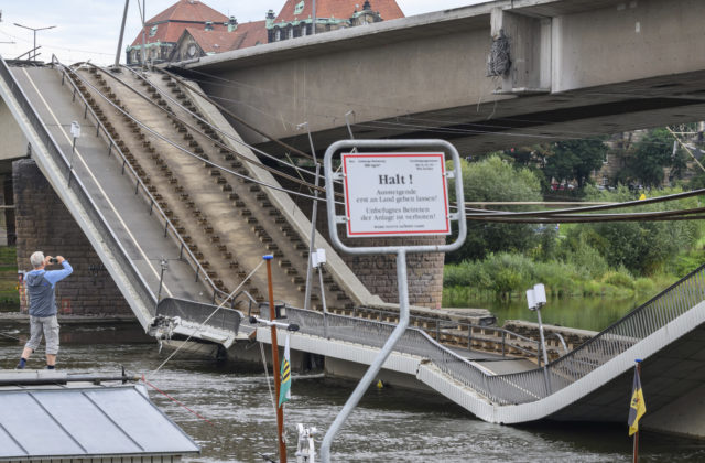 V Drážďanoch sa zrútila časť mosta, pozastavená je doprava a ľudia sú bez vykurovania…