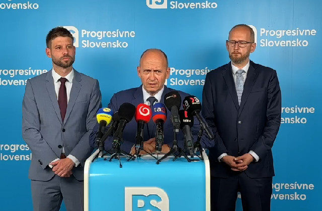 Bombové hrozby na školách je potrebné riešiť odborne, inštalovanie kamier je podľa Spišiaka len…