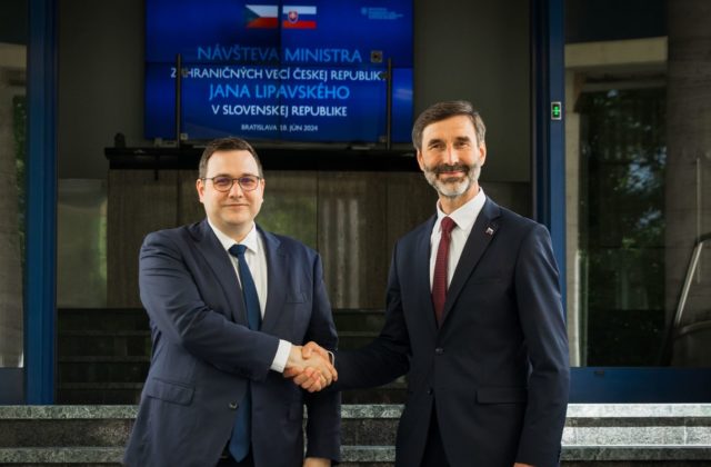 Minister Blanár prijal pozvanie na návštevu Česka, so…