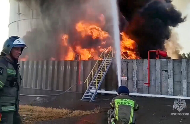 Ukrajinský útok dronmi spôsobil požiar&hellip;