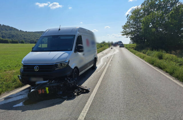 Medzi Malackami a Pernekom došlo k tragickej nehode motocyklistu s osobným autom, cesta je…