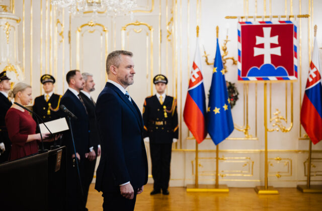 Študent pri prevzatí ocenenia odmietol podať ruku Pellegrinimu, Druckera vzniknutá situácia mrzí – VIDEO