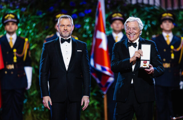 Prezident Peter Pellegrini odovzdal štátne vyznamenania, ocenil osemnásť osobností – VIDEO, FOTO