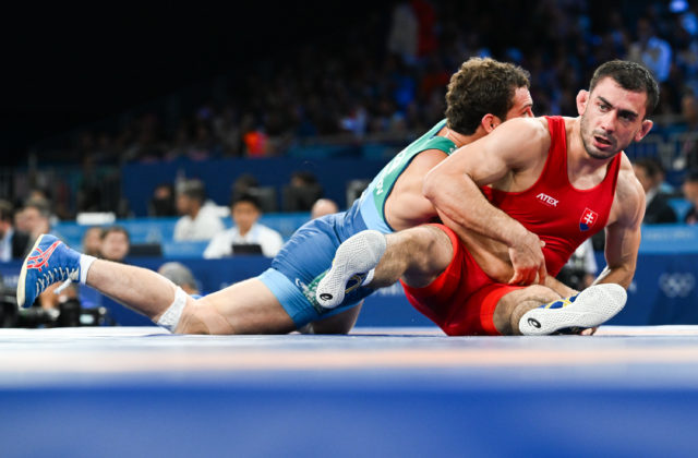 Slovenský zápasník Salkazanov prehral v osemfinále s Uzbekom, šanca na olympijský bronz stále žije…