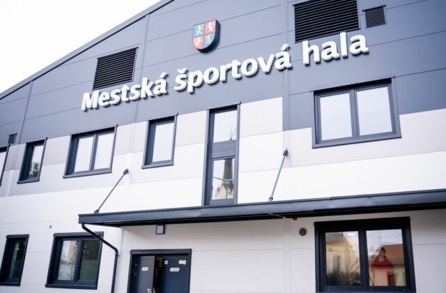 Vo Vrútkach otvorili novú multifunkčnú športovú halu za takmer 2,3 milióna eur. Na jej otvorení sa zúčastnil aj minister investícií Raši&hellip;