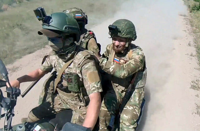 Straty ruskej armády na Ukrajine dosahujú takmer 641-tisíc vojakov a viac než 8 700…