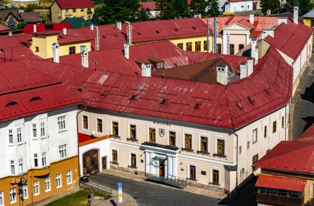 Mincovňa Kremnica má nové batériové úložisko. Pomáha jej znižovať náklady na energie aj uhlíkovú&hellip;