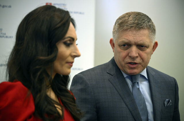 Premiér nemôže za všetko zodpovedať, ohradil sa Fico voči tvrdeniu Dolinkovej, že zdravotníctvo nebolo&hellip;