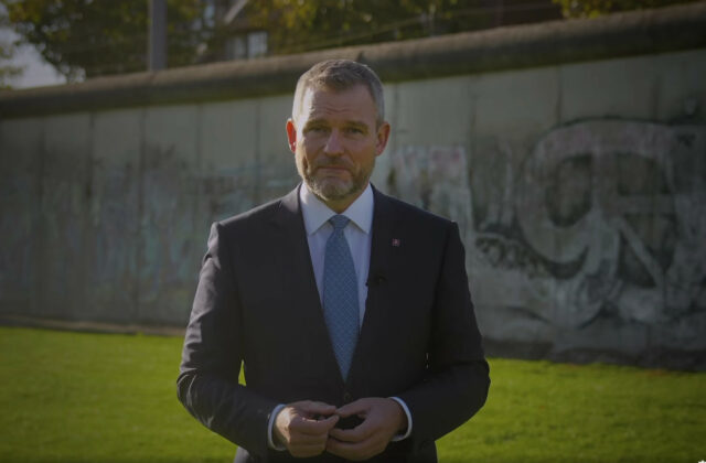 Prezident Pellegrini pri Berlínskom múre&hellip;