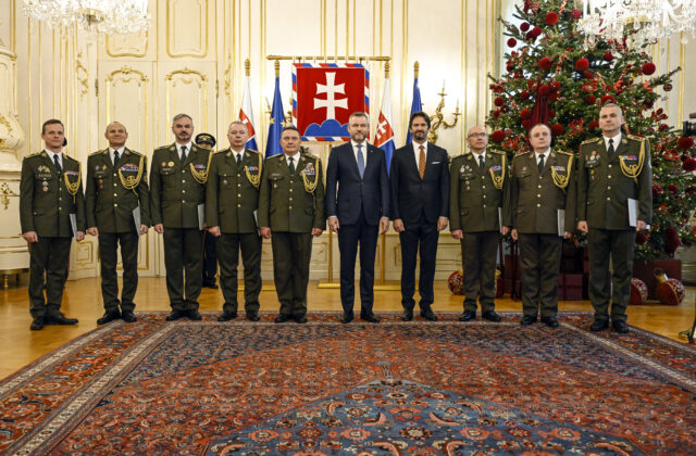 Pellegrini povýšil a vymenoval generálov Ozbrojených síl SR, vyzdvihol ich odhodlanie slúžiť vlasti – VIDEO, FOTO