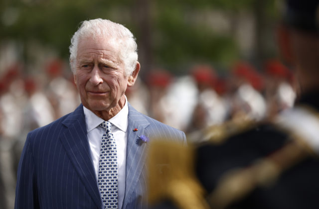 Britský Kráľ Karol III. pochválil ľudí, ktorí sa postavili proti nepokojom podnieteným krajne pravicovými…