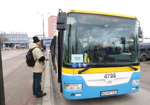 Polícia zadržala v košickej MHD muža ozbrojeného nožom, mohol by byť zapojený aj drogovej trestnej činnosti