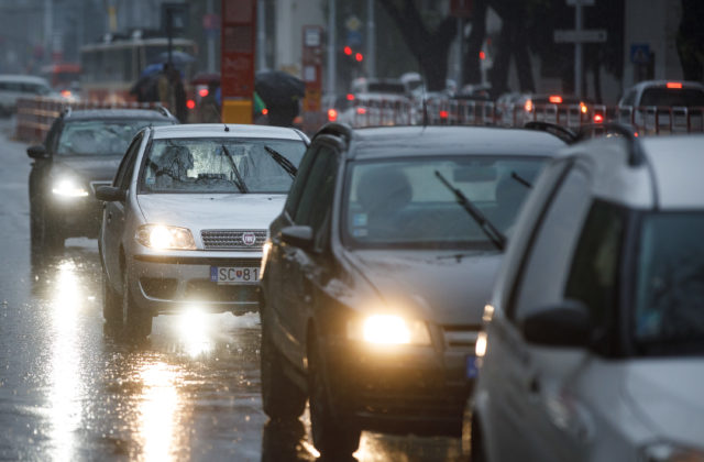 Bratislava sa pripravuje na prívalové dažde, mesto varuje aj pred stúpajúcou hladinou Dunaja a…