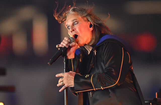 Bývalého gitaristu Ozzyho Osbourna Jakea&hellip;