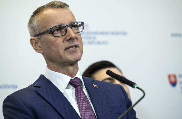 Minister Raši obhajuje novú legislatívu pre prioritné okresy,…