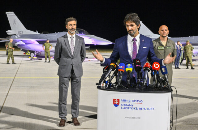 Na Slovensko by malo prísť ešte 11 stíhačiek F-16, ministerstvo obrany zvažuje aj kúpu ďalších štyroch strojov – FOTO