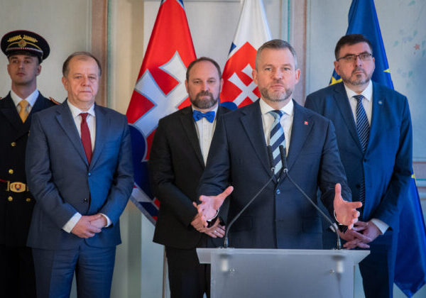 Pred vládou stojí podľa Pellegriniho veľká výzva, samospráva potrebuje po 32 rokoch zmenu – FOTO