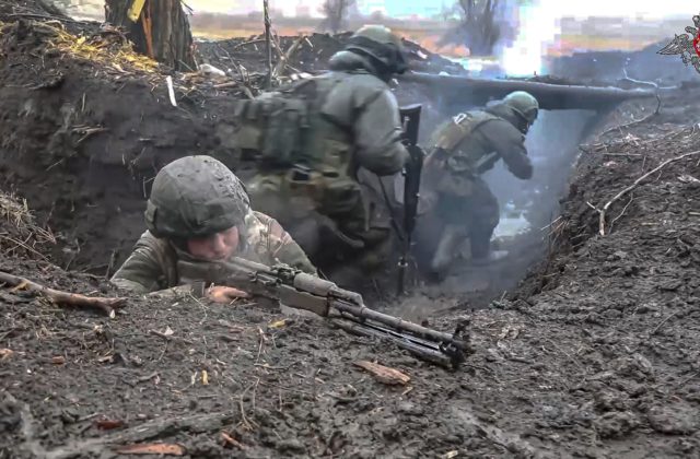 Moskva za uplynulý deň stratila takmer 1 200 vojakov. Ukrajinci priblížili aj straty na technnike