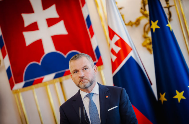 Pellegrini zamietol všetky žiadosti Slovákov o vstup do ukrajinskej armády