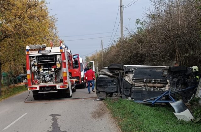 Vodič v okrese Dunajská Streda prešiel do protismeru a narazil do betónového oplotenia, zraneniam&hellip;