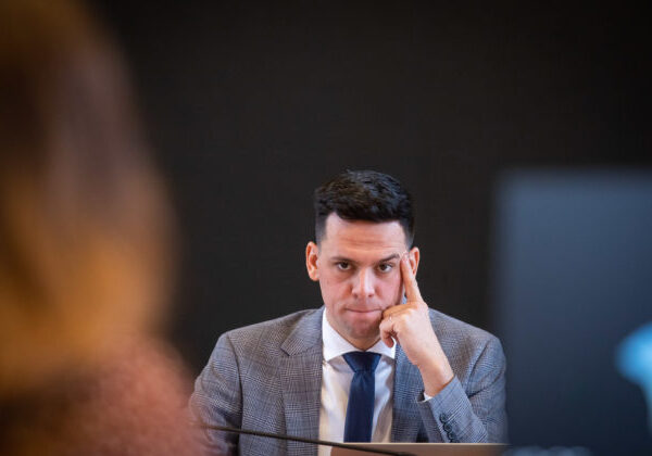 Štvorica prepustených redaktorov bývalej RTVS po rokoch definitívne vyhrala spor s verejnoprávnym vysielateľom – FOTO