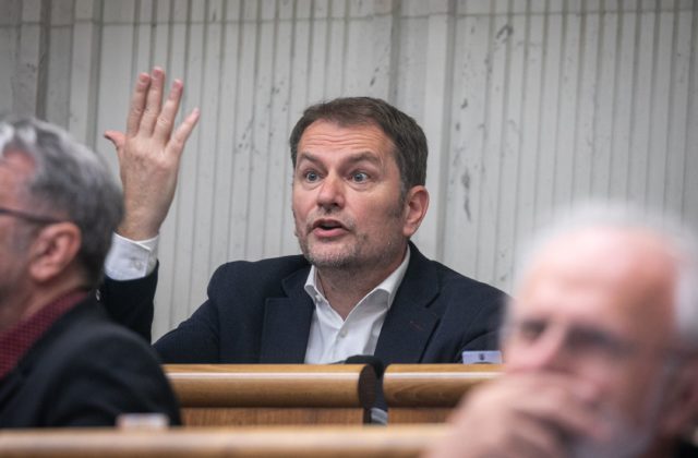 Poslanci si vypočuli správu SIS, podľa Matoviča natáral Fico bludy a Mikloška sklamal štýl aj obsah – VIDEO