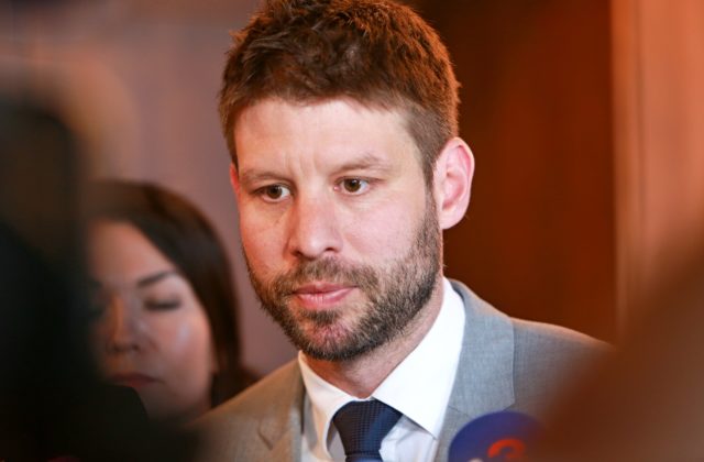 Vládna koalícia melie podľa Šimečku z posledného, neočakáva zvolenie predsedu parlamentu či členov Rady STVR