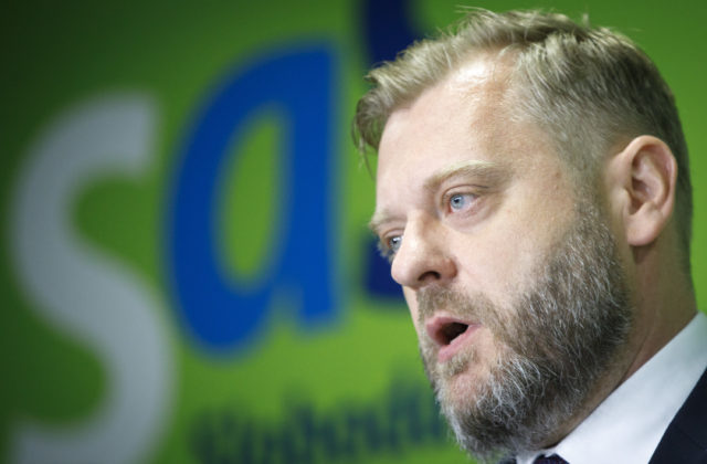 Premiéra Fica kritizujú aj liberáli. Hanebne mlčí o tom, že Čína a Severná Kórea pomáhajú Rusku vo vojne (video)