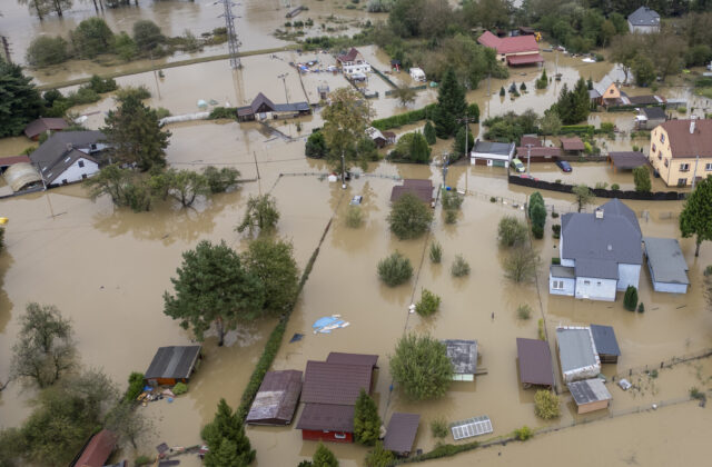 Povodňová situácia v Česku sa skomplikovala, na rieke Odra v Ostrave sa pretrhla hrádza…