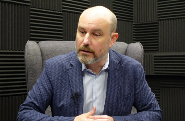 Bilčík: Slabinou Maroša Šefčoviča sú politické otázky, berie ich veľmi osobne (video)