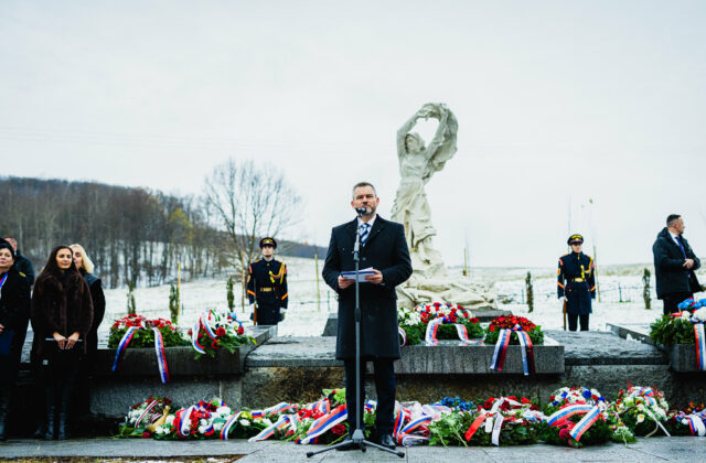 Pellegrini si uctil pamiatku obetí Tokajíckej tragédie. Hrozba návratu fašizmu nepominula, povedal v príhovore&hellip;
