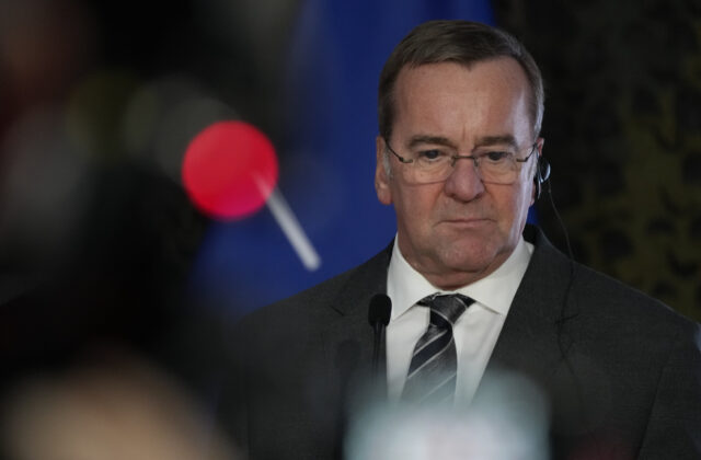 Nemecký minister obrany ubezpečuje Kyjev&hellip;