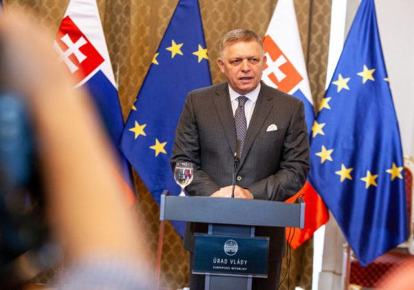 Slovensko chce byť naďalej členom Únie a NATO, ubezpečil Fico veľvyslancov a vyjadril sa aj k vzťahom s Ruskom