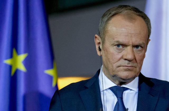 Premiér Tusk naliehal na Európu,&hellip;