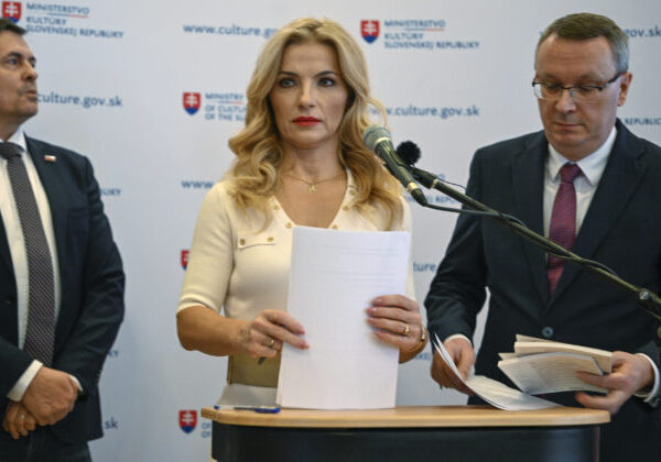 Zamestnanci literárneho centra podali ďalšiu sťažnosť na Murína, Šimkovičovú opäť žiadajú o jeho odvolanie