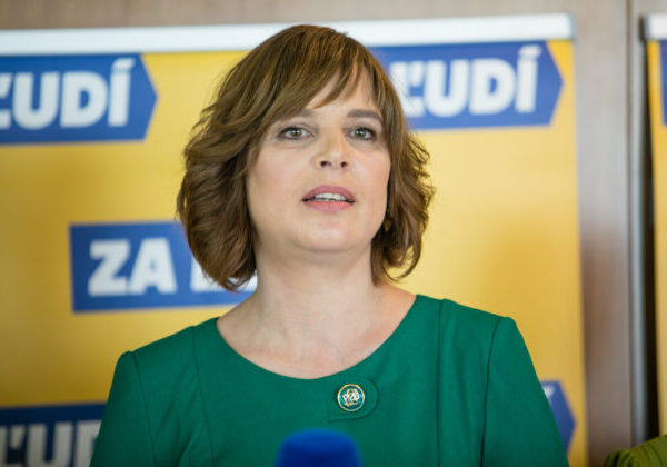 Remišová podáva podnet na Najvyšší kontrolný úrad, Rašiho viní z „rozflákania“ peňazí občanov na sebaprezentáciu – VIDEO, FOTO