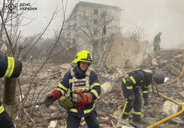 Ruský útok zasiahol bývalú školu v Sudži, štyria civilisti zomreli. Kyjev to označuje za vojnový zločin