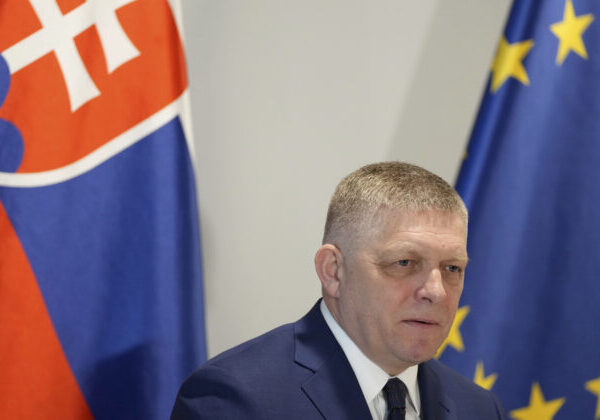 Fico odcestuje do Bruselu na neformálny samit, kľúčovým bodom rokovaní bude posilnenie obrany EÚ a spolupráca s NATO