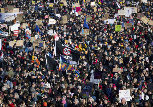 V Mníchove protestovalo 250-tisíc ľudí proti krajnej pravici, demonštranti sa zhromaždili pod heslom „Demokracia ťa potrebuje“